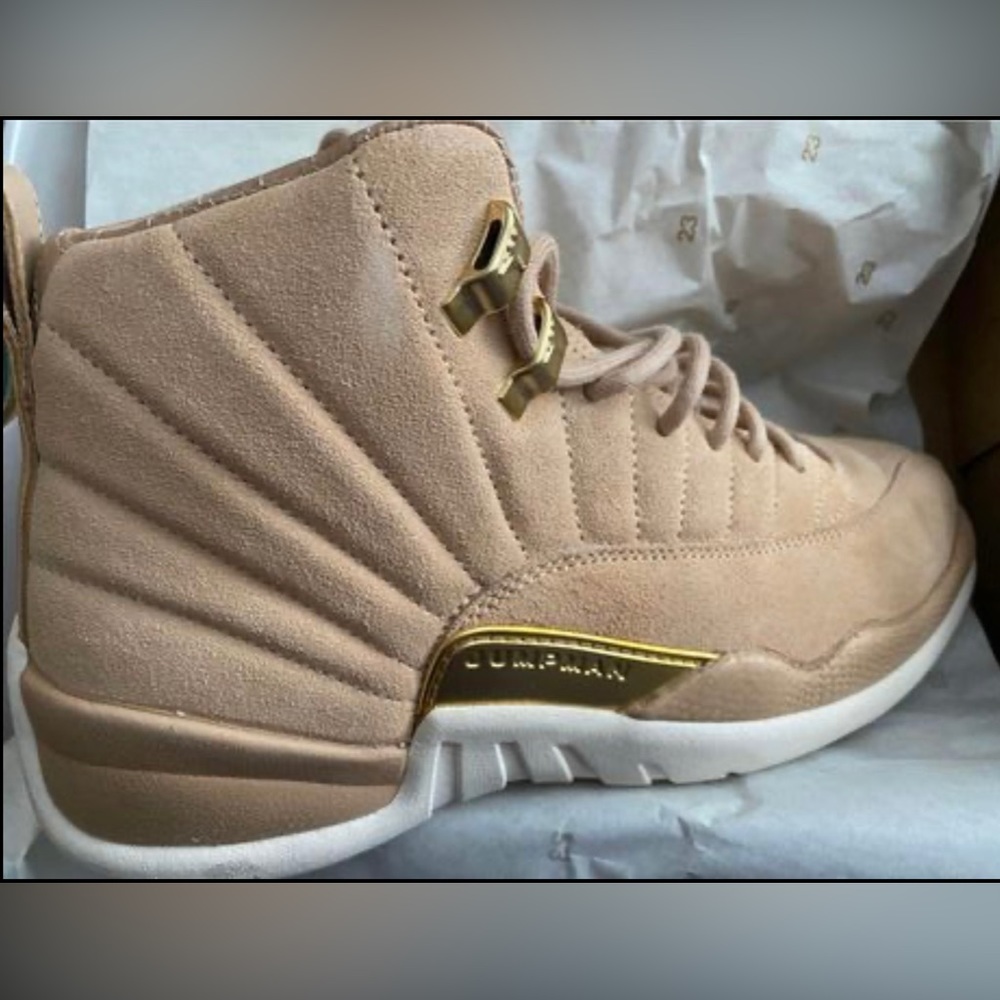 NWT Air Jordan 12 Retro, tan